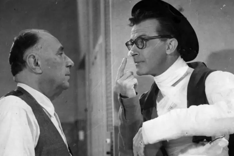 Φτώχεια και αριστοκρατία - Cover