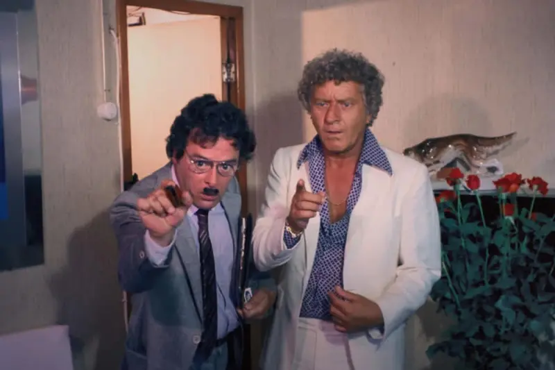 Αχτύπητα Καμάκια - Cover