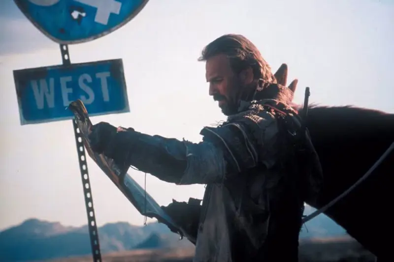 Ανάμεσα σε Δύο Κόσμους - Cover