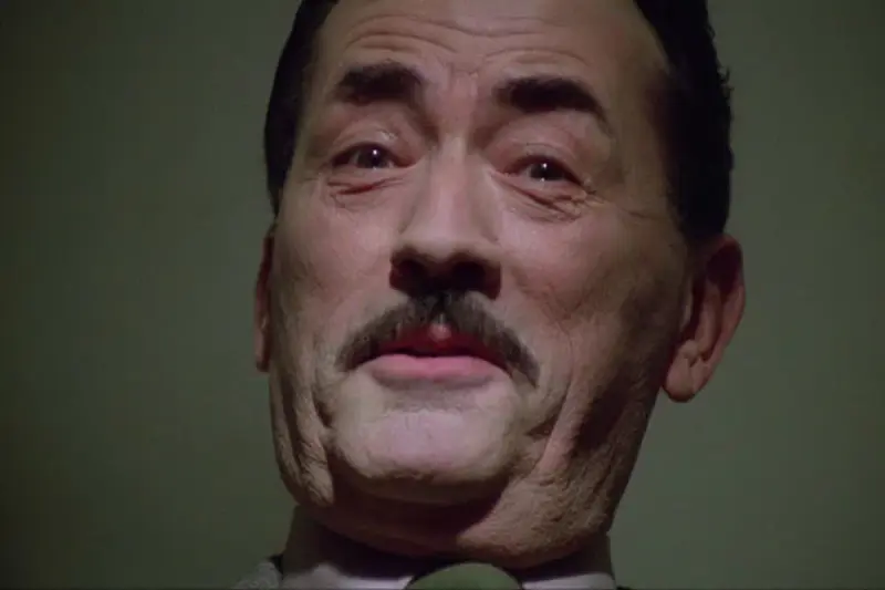 Ανθρωποκυνηγητό σε Δύο Ηπείρους - Cover