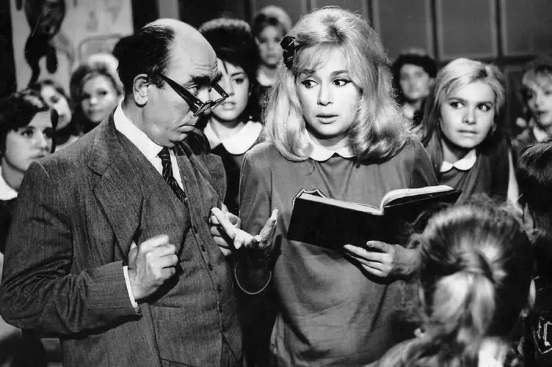 Χτυποκάρδια στο Θρανίο - Cover