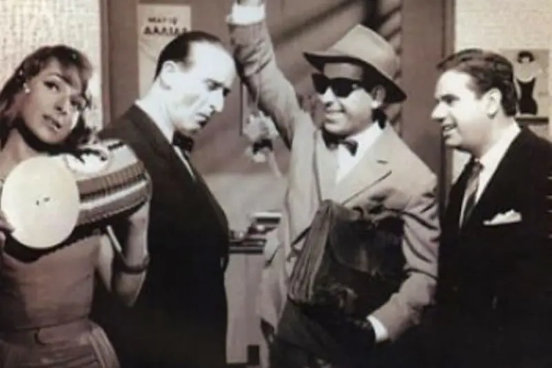 Διαβόλου Κάλτσα - Cover