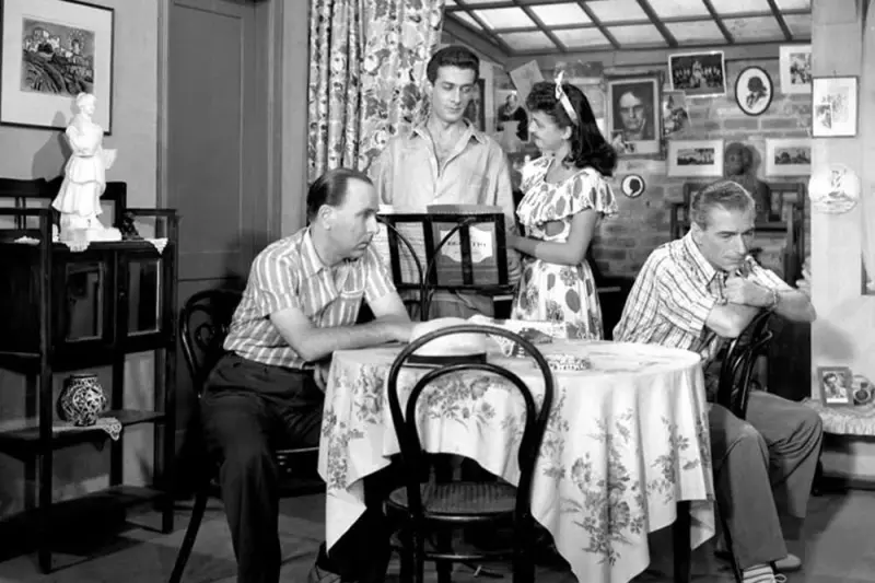 Εκείνες που Δεν Πρέπει ν' Αγαπούν - Cover