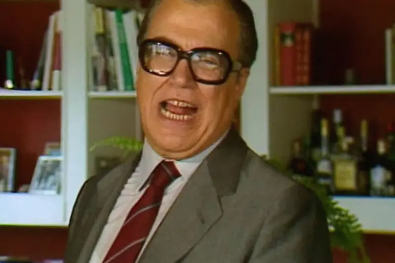 Ένα Τρελό Τρελό Μούτρο - Cover