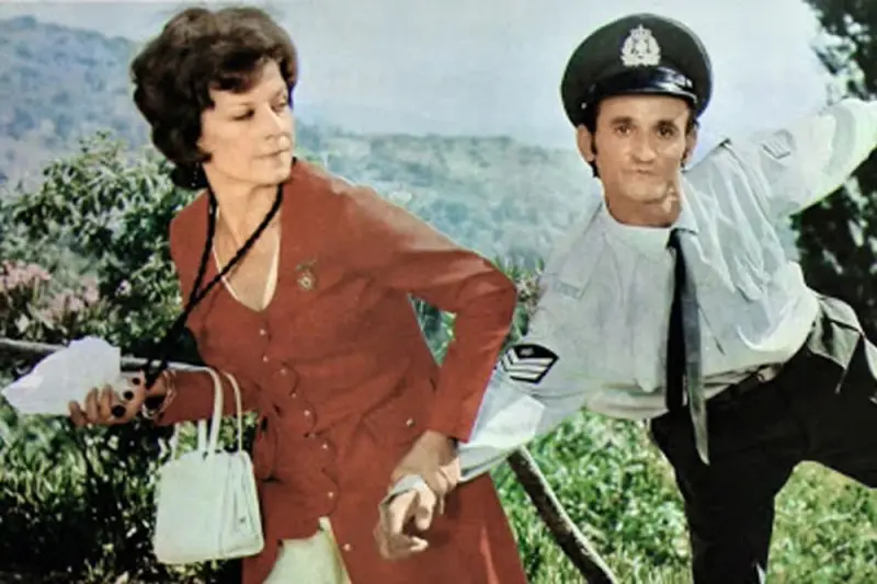 Για μια Χούφτα Τουρίστριες - Cover