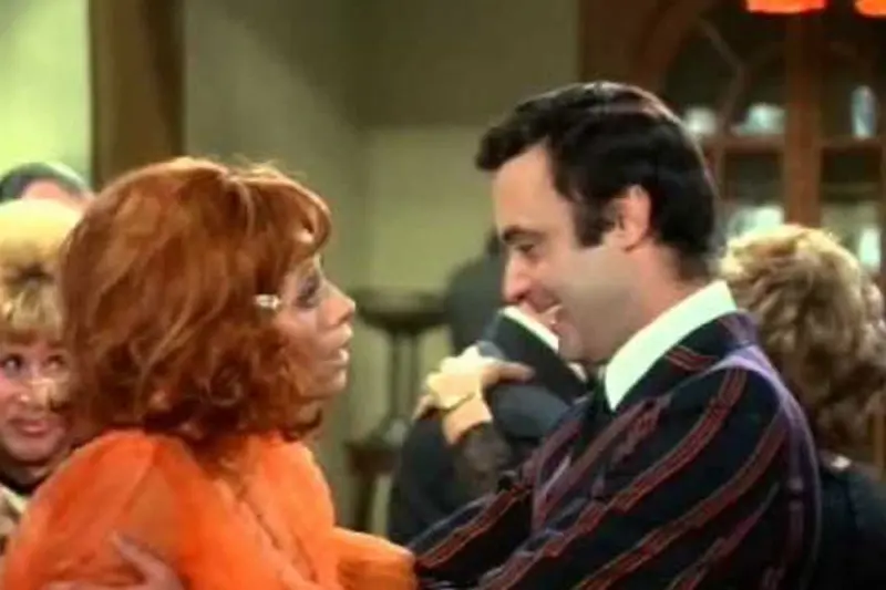 Η Εφοπλιστίνα - Cover