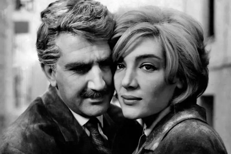 Η Γυνή να Φοβήται τον Άνδρα - Cover