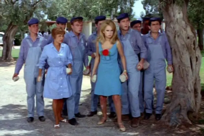 Η Κόρη μου η Σοσιαλίστρια - Cover