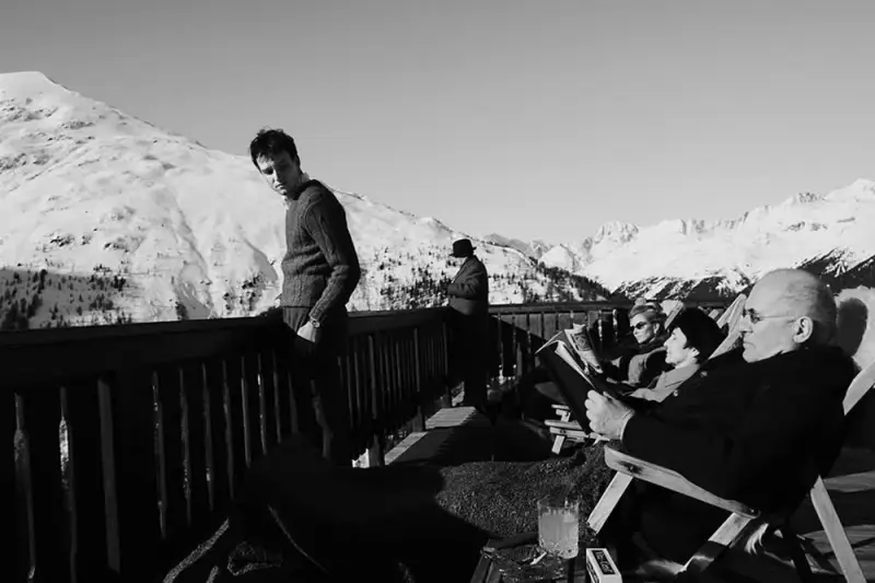 Η Θεωρία του Σύμπαντος - Cover