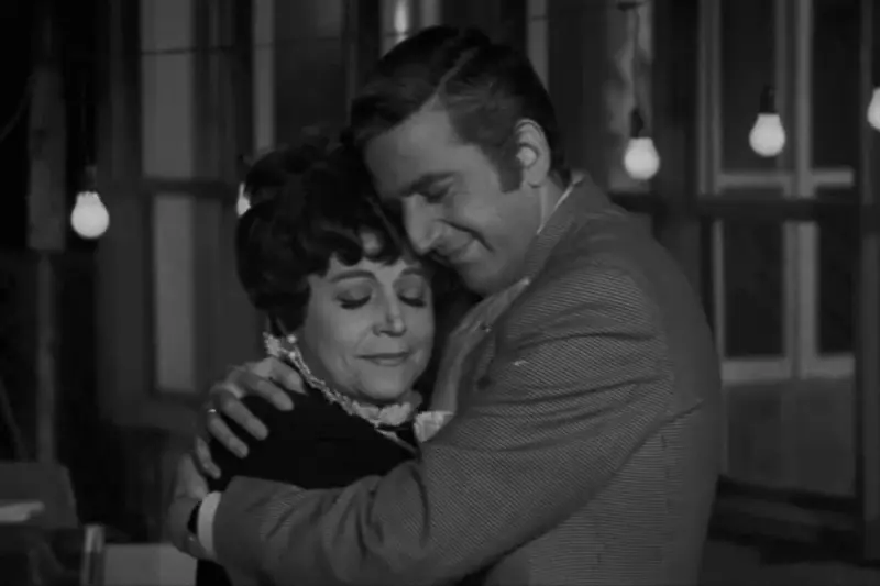 Η Ζηλιάρα - Cover