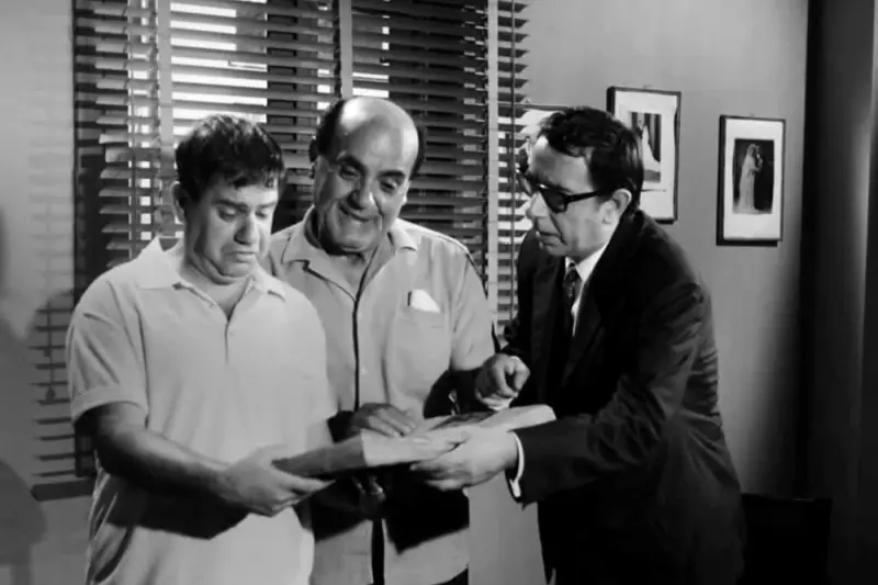 Ησαΐα Χόρευε - Cover