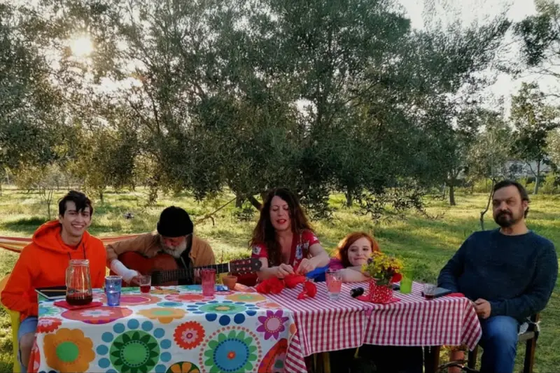 Ισβόρια - Cover