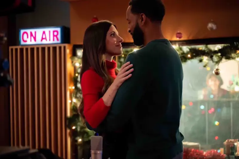Jingle All the Way to Love - Cover