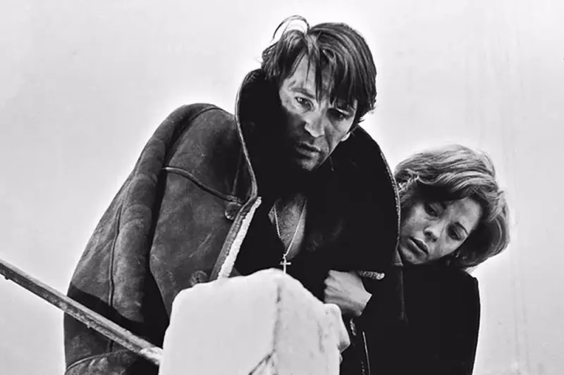 Κατάχρηση Εξουσίας - Cover