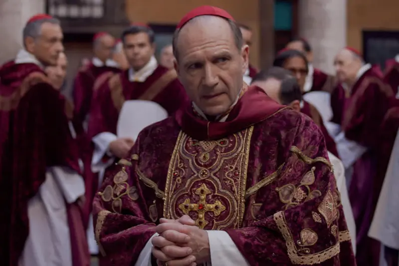 Κονκλάβιο - Cover