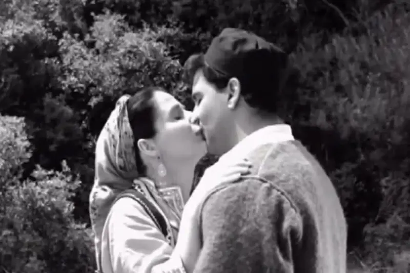 Κρυστάλλω - Cover