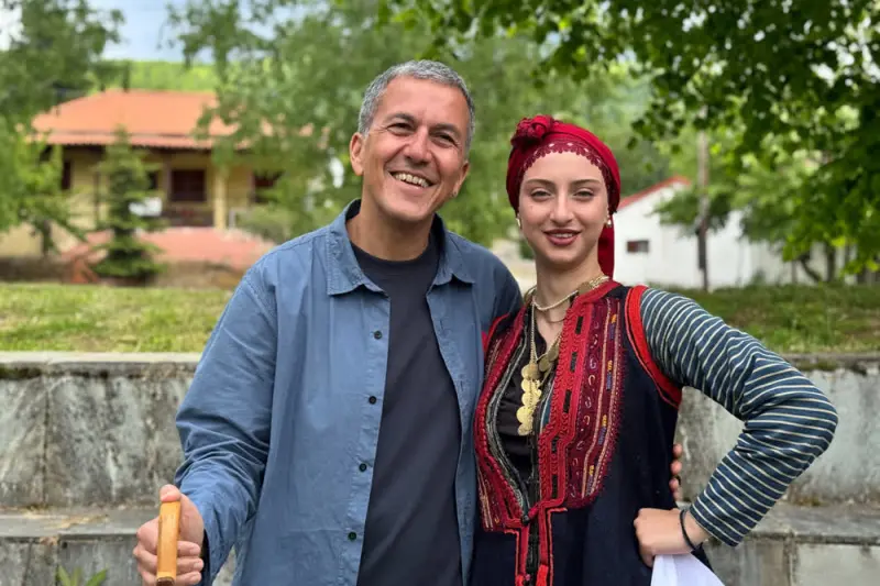 Κυριακή στο Χωριό Ξανά - Cover