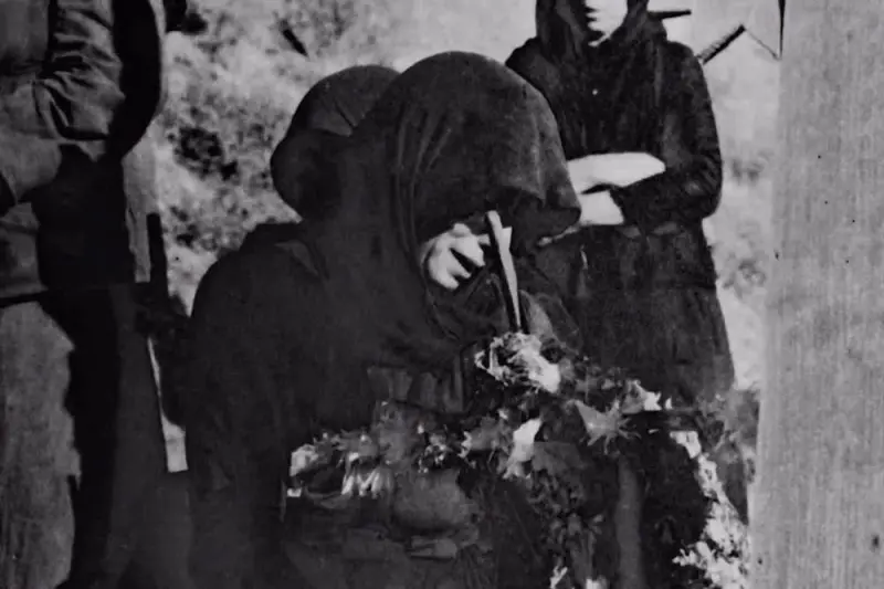 Λουλούδια που Μαράθηκαν Νωρίς - Κακόπετρος 28/8/1944 - Cover