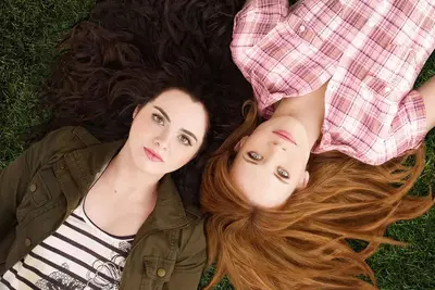 Μπέρδεμα από Κούνια - Cover