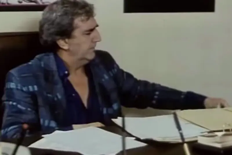Ντετέκτιβ για Κλάματα - Cover