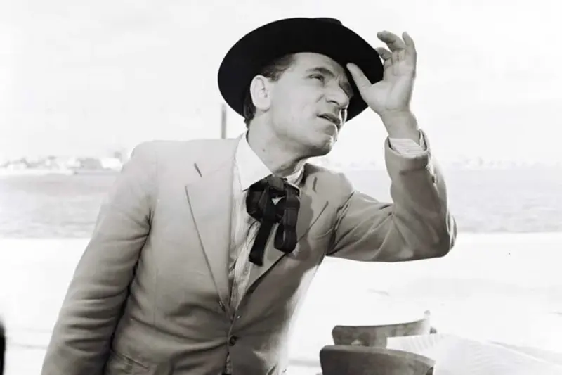 Ο Άνθρωπος που Γύρισε από τα Πιάτα - Cover