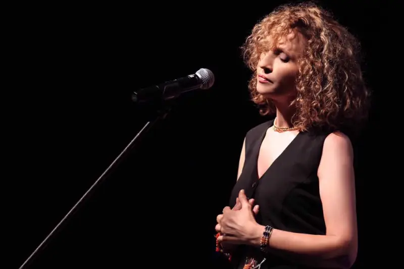 Ω Γλυκύ Μου Έαρ - Cover