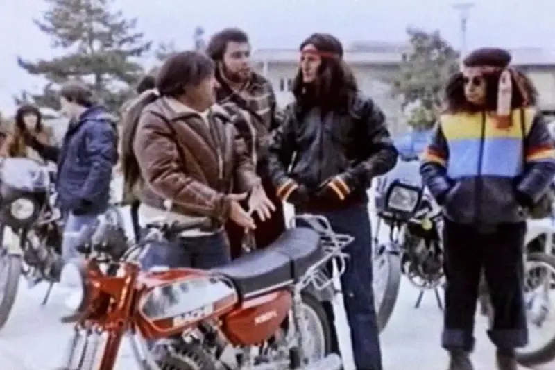 Ο Καμικάζι Τσαντάκιας - Cover