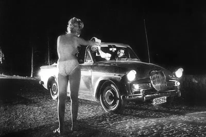 Ο Κατήφορος - Cover