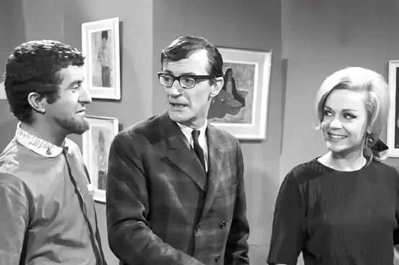 Ο Κόσμος Τρελάθηκε - Cover