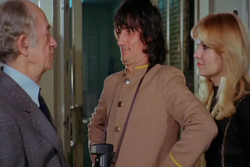 Ο Περίεργος - Cover