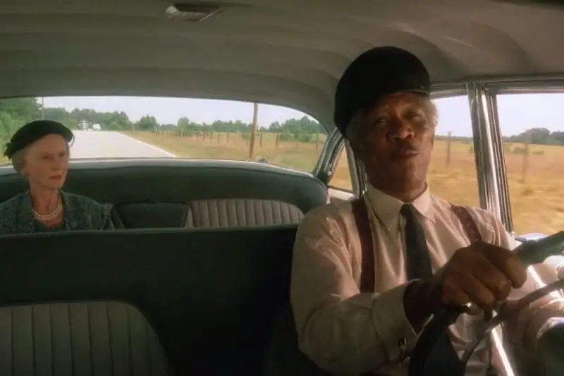 Ο Σοφέρ της Κυρίας Ντέιζι - Cover