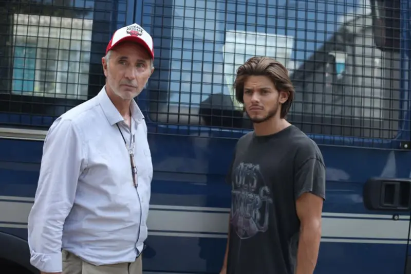 Ο Τελικός - Cover