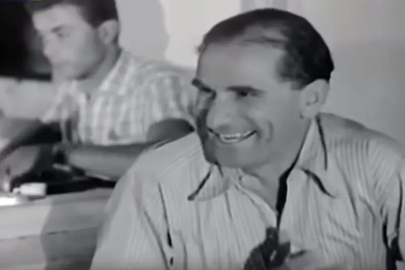 Ο Θύμιος τα' Χει Τετρακόσια - Cover