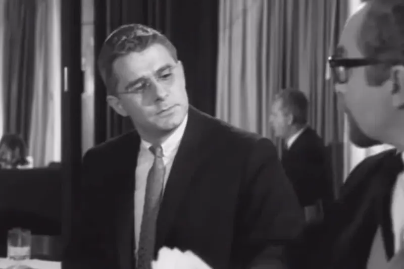 Όχι, Κύριε Τζόνσον - Cover