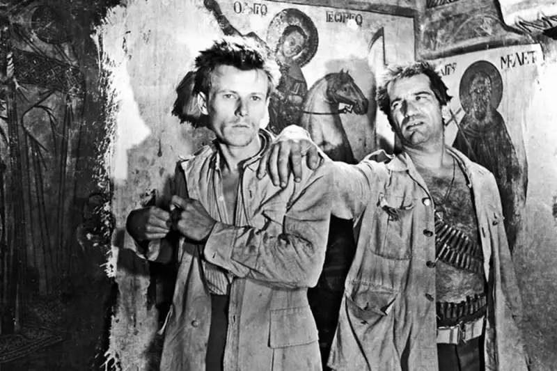 Οι Παράνομοι - Cover