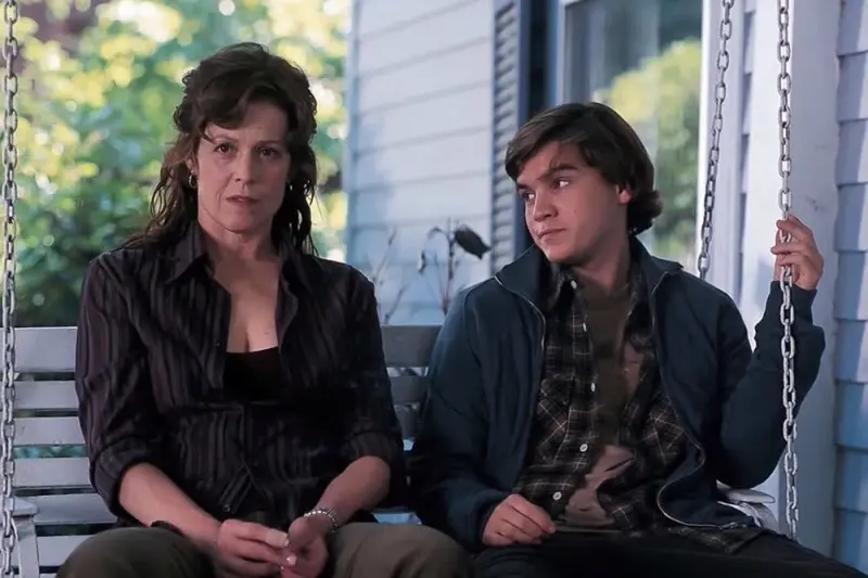 Οικογενειακά Μυστικά - Cover