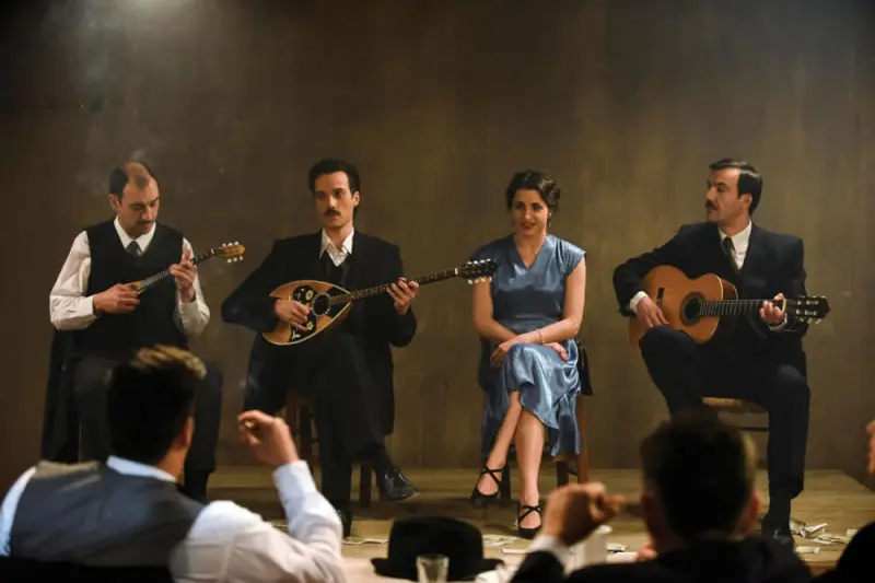 Ουζερί Τσιτσάνης - Cover