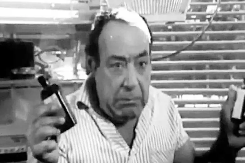 Ούτε Μιλάει Ούτε Λαλάει - Cover