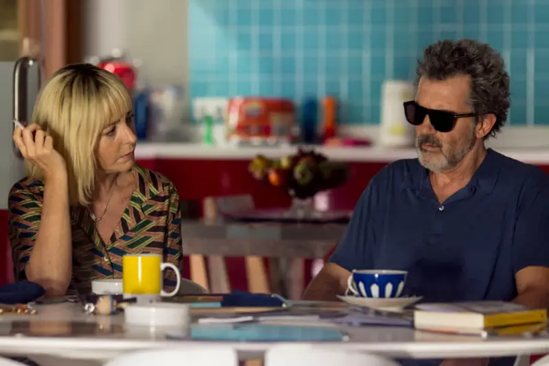 Πόνος και Δόξα - Cover