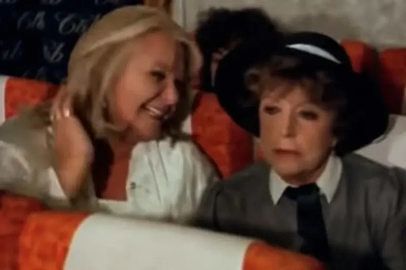 Ρένα, τα Ρέστα σου! - Cover