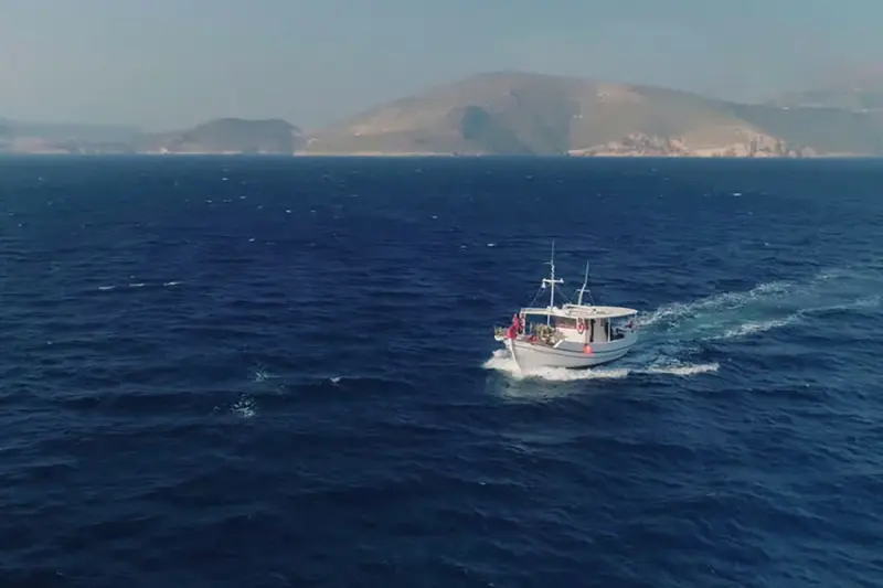 Στα χνάρια του Οδυσσέα, με την Μπέτανι Χιουζ - Cover