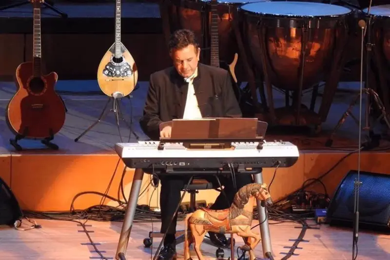 Σταμάτης Σπανουδάκης: Ηλιοποτισμένη - Cover