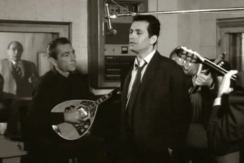 Ταπεινός και Καταφρονεμένος - Cover