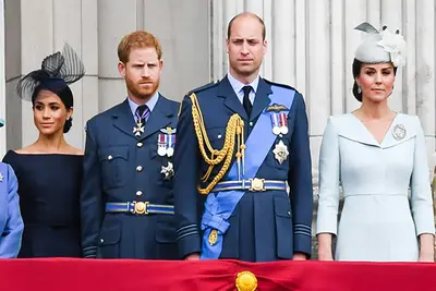 The Palace & the Press - Cover