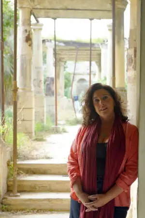 Θησαυροί με την Μπέτανι Χιουζ - Poster