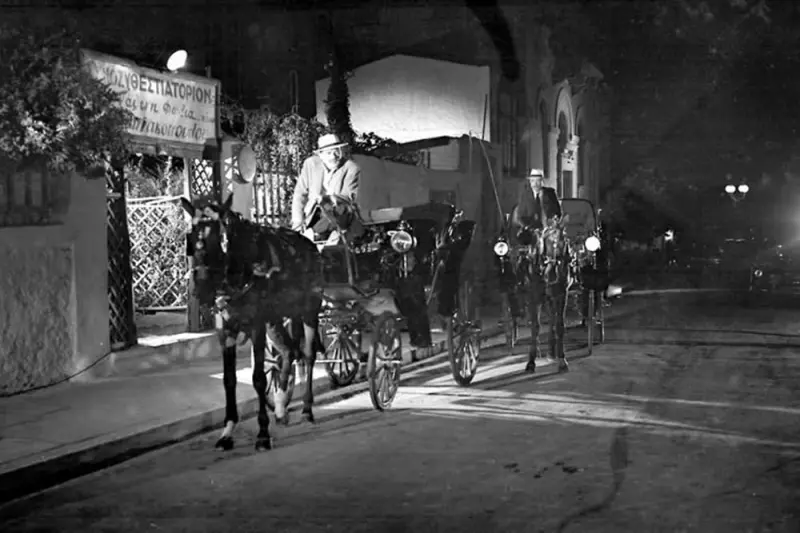 Το Αμαξάκι - Cover