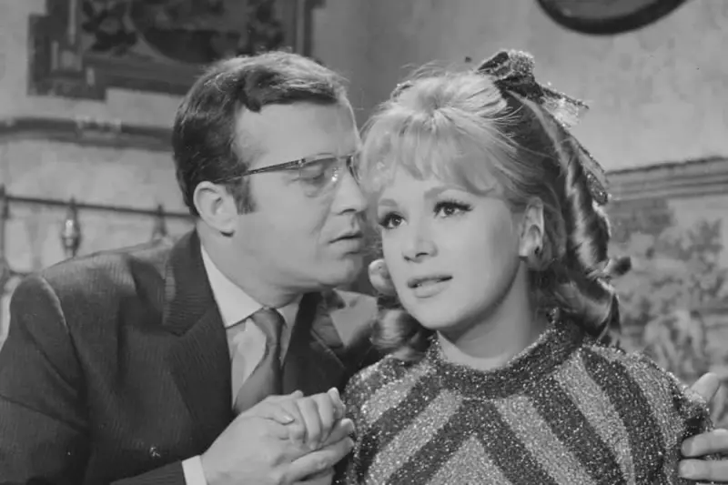 Το Κορίτσι του Λούνα Παρκ - Cover