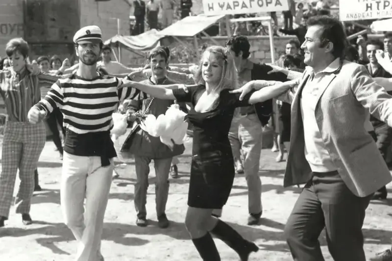 Το πιο Λαμπρό Αστέρι - Cover