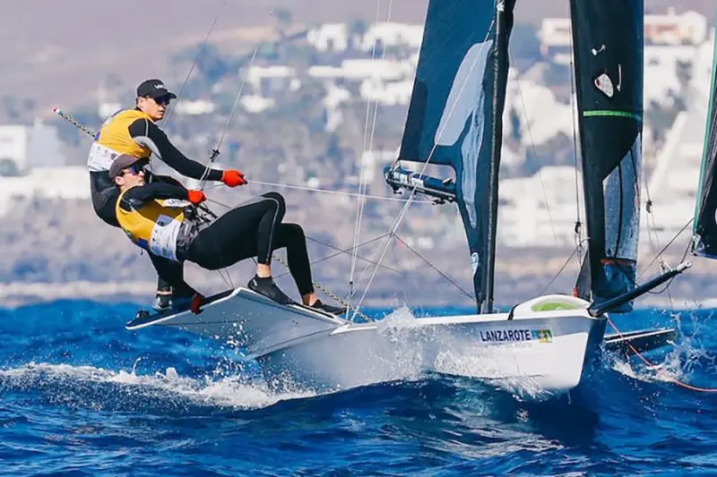 Υδάτινα Σπορ: Sailing to the Games 2026 - Cover