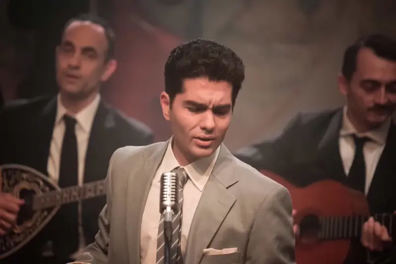 Υπάρχω - Cover